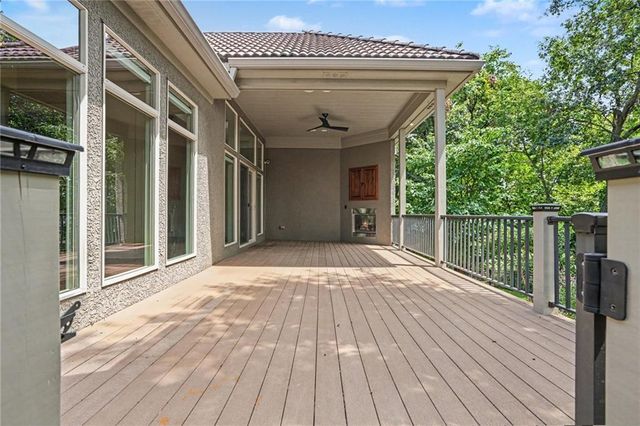5950 N Saline Avenue, Kansas City, MO 64151