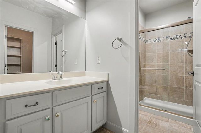 5950 N Saline Avenue, Kansas City, MO 64151