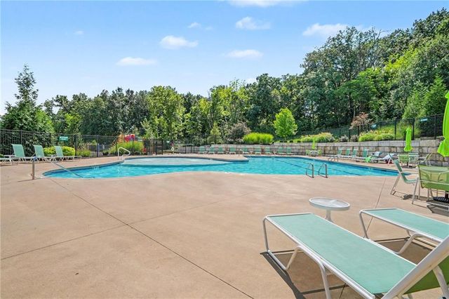 5950 N Saline Avenue, Kansas City, MO 64151