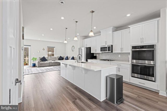77 PRATT LN, Lawrence Township, NJ 08648