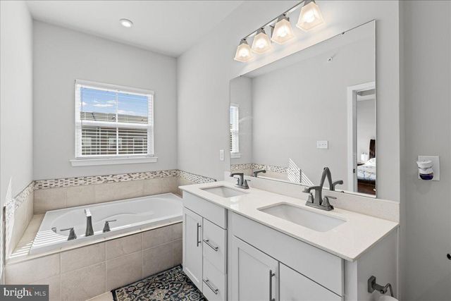 77 PRATT LN, Lawrence Township, NJ 08648