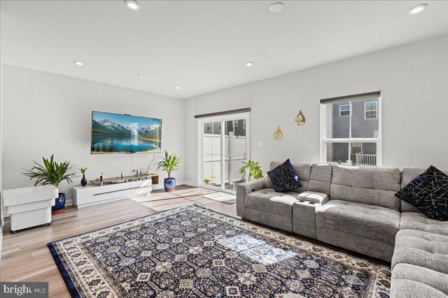 77 PRATT LN, Lawrence Township, NJ 08648