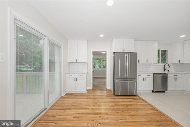 8624 PARLIAMENT DR, Springfield, VA 22151