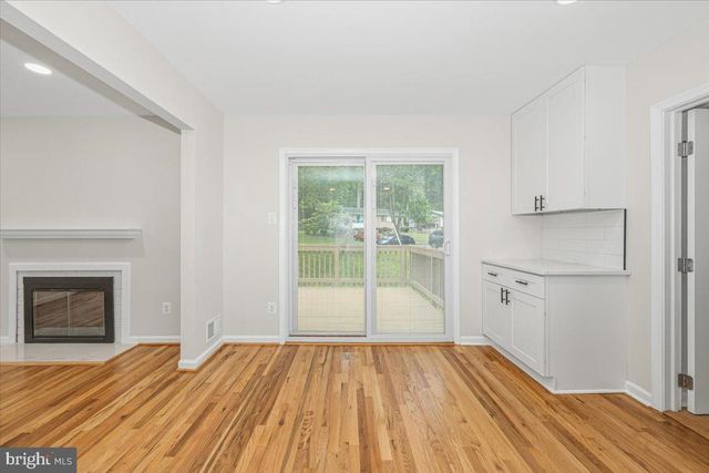 8624 PARLIAMENT DR, Springfield, VA 22151
