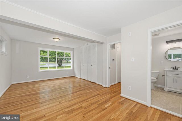 8624 PARLIAMENT DR, Springfield, VA 22151