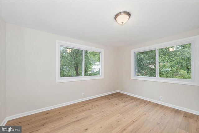 8624 PARLIAMENT DR, Springfield, VA 22151