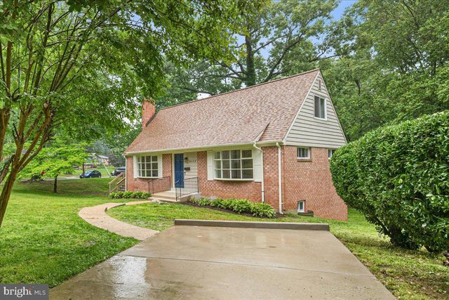 8624 PARLIAMENT DR, Springfield, VA 22151