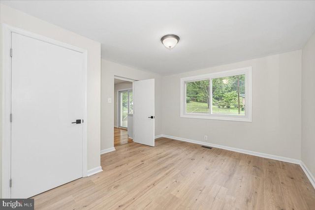 8624 PARLIAMENT DR, Springfield, VA 22151