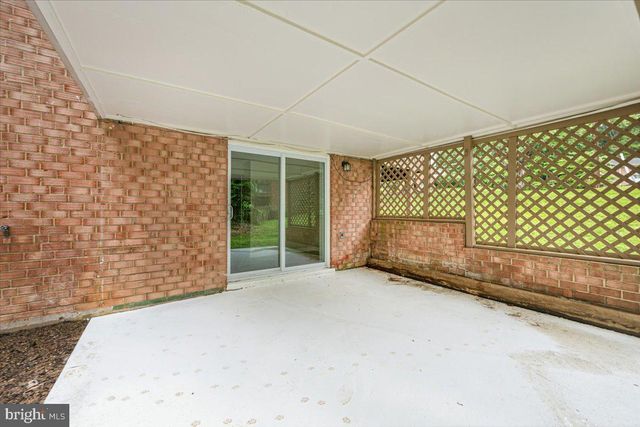 8624 PARLIAMENT DR, Springfield, VA 22151
