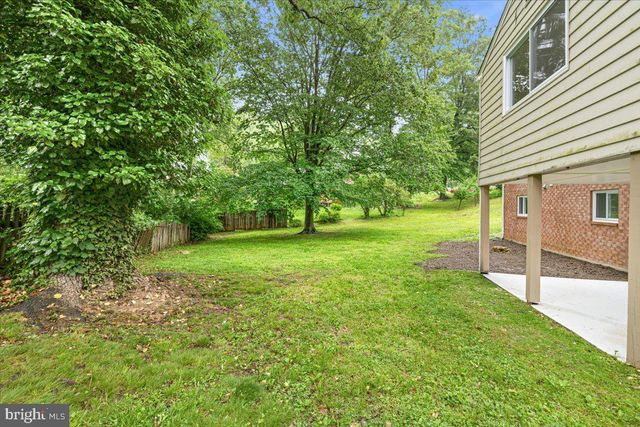 8624 PARLIAMENT DR, Springfield, VA 22151