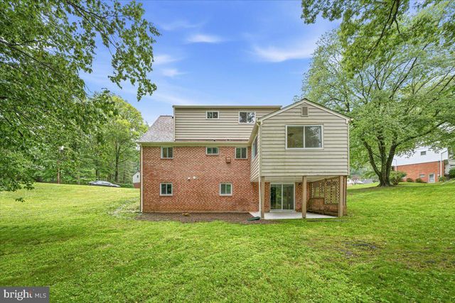 8624 PARLIAMENT DR, Springfield, VA 22151