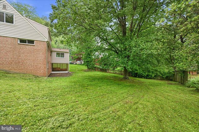 8624 PARLIAMENT DR, Springfield, VA 22151