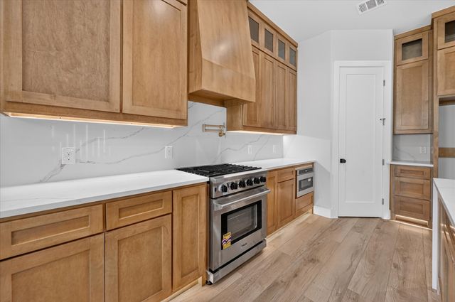 114 Emma Street, Red Oak, TX 75154