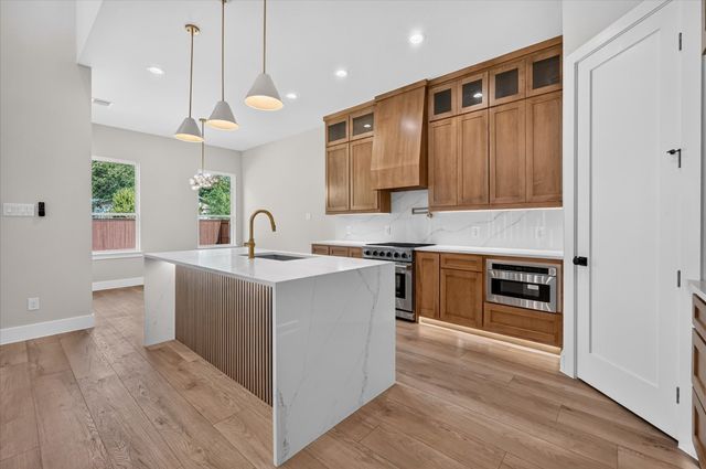 114 Emma Street, Red Oak, TX 75154