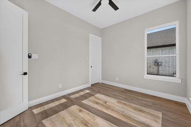 114 Emma Street, Red Oak, TX 75154