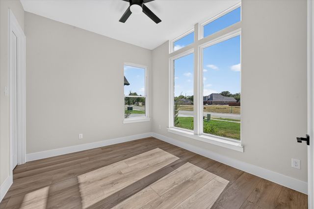 114 Emma Street, Red Oak, TX 75154