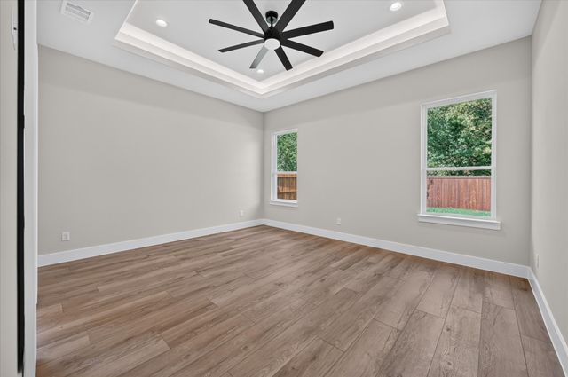 114 Emma Street, Red Oak, TX 75154