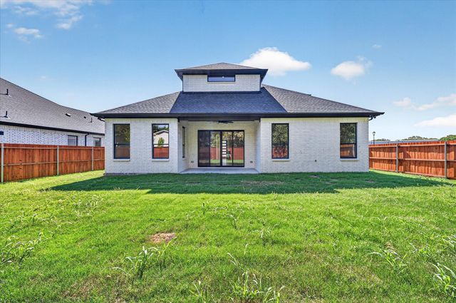 114 Emma Street, Red Oak, TX 75154