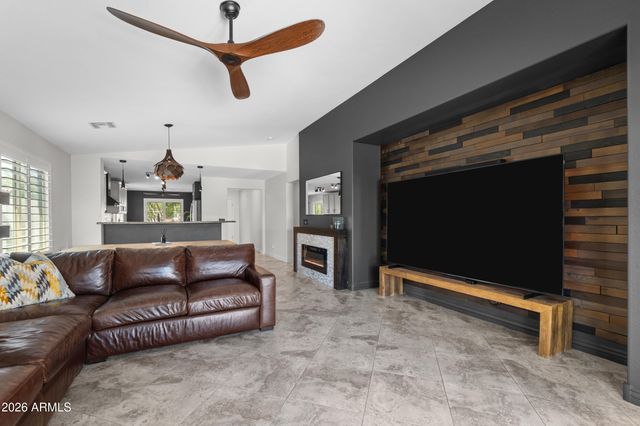 2193 E HAZELTINE Way, Gilbert, AZ 85298