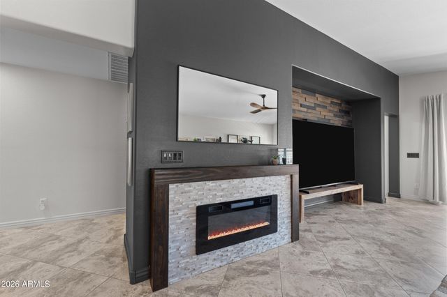 2193 E HAZELTINE Way, Gilbert, AZ 85298