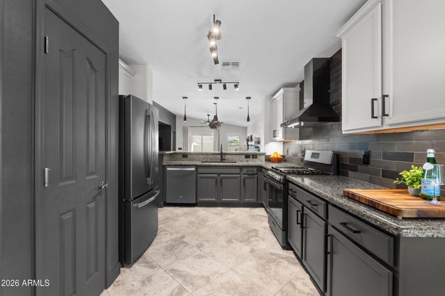 2193 E HAZELTINE Way, Gilbert, AZ 85298