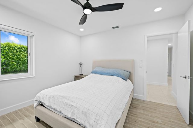 11937 Sandlake Drive, Boca Raton, FL 33428