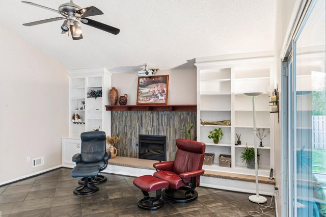 109 KALE AVE, Sterling, VA 20164