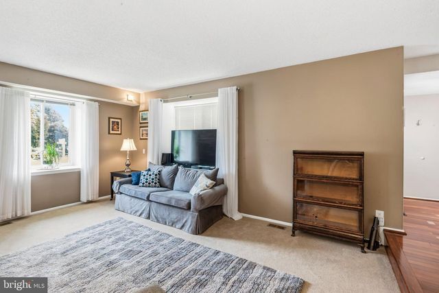 109 KALE AVE, Sterling, VA 20164