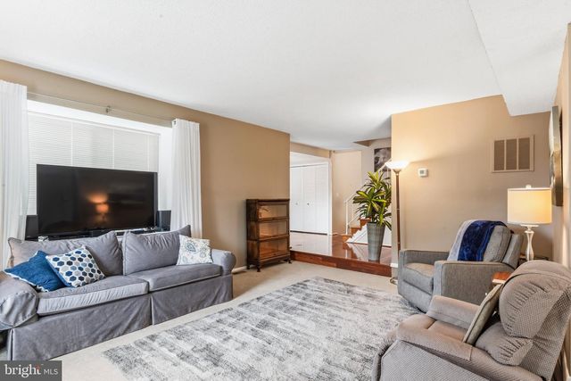 109 KALE AVE, Sterling, VA 20164