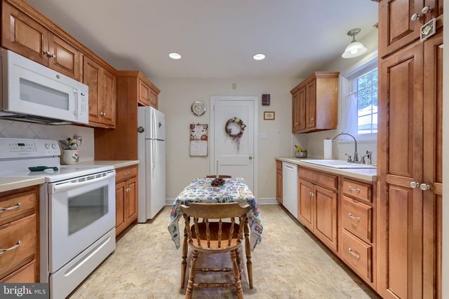 2576 GRAYSTONE RD, East Petersburg, PA 17520