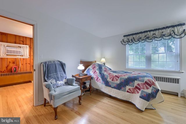2576 GRAYSTONE RD, East Petersburg, PA 17520
