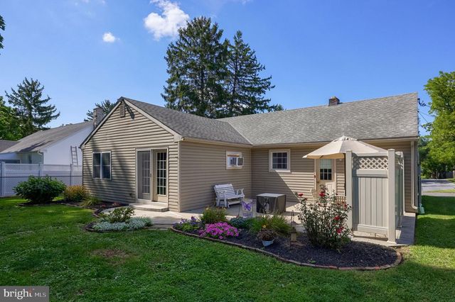 2576 GRAYSTONE RD, East Petersburg, PA 17520
