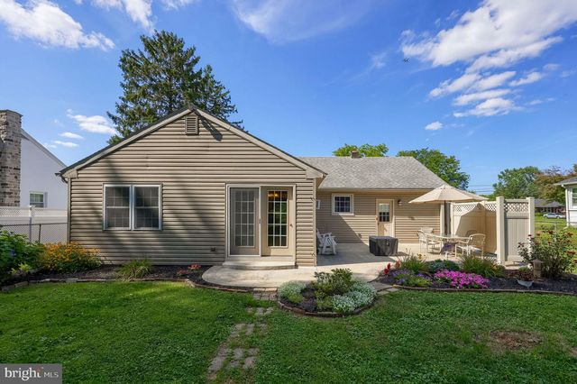 2576 GRAYSTONE RD, East Petersburg, PA 17520