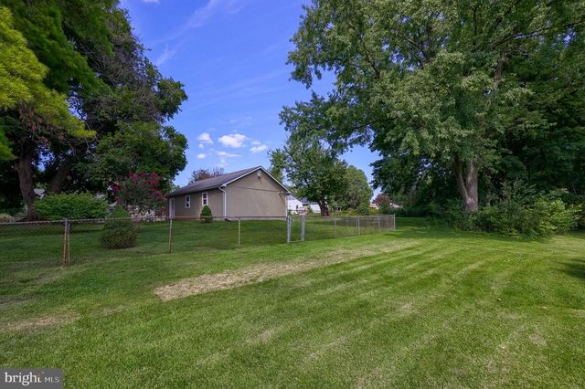 2576 GRAYSTONE RD, East Petersburg, PA 17520