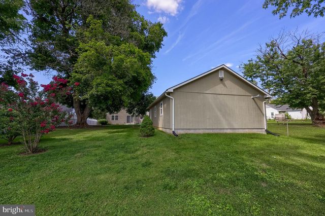2576 GRAYSTONE RD, East Petersburg, PA 17520