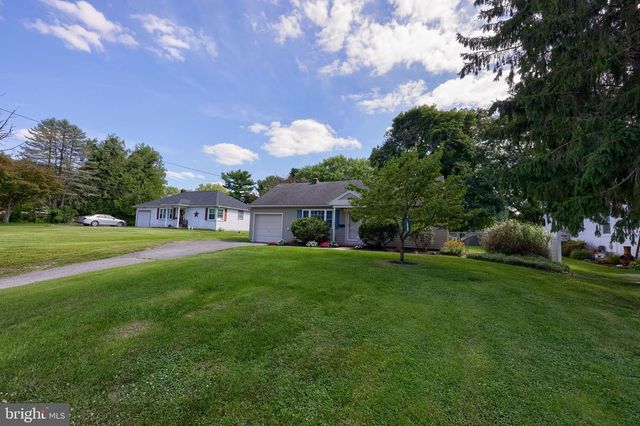 2576 GRAYSTONE RD, East Petersburg, PA 17520