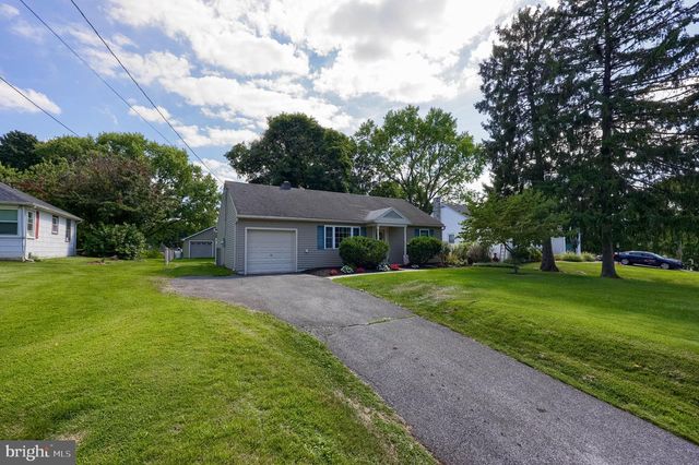 2576 GRAYSTONE RD, East Petersburg, PA 17520