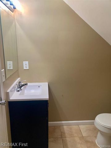 23471 Rensselaer Street, Oak Park, MI 48237