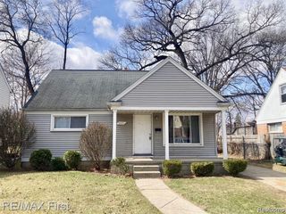 23471 Rensselaer Street, Oak Park, MI 48237