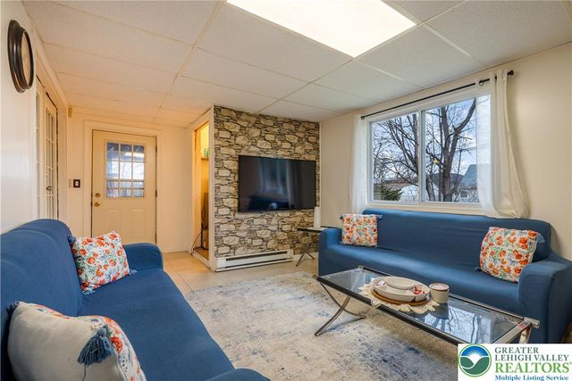 2912 Diamond Avenue, Allentown City, PA 18103