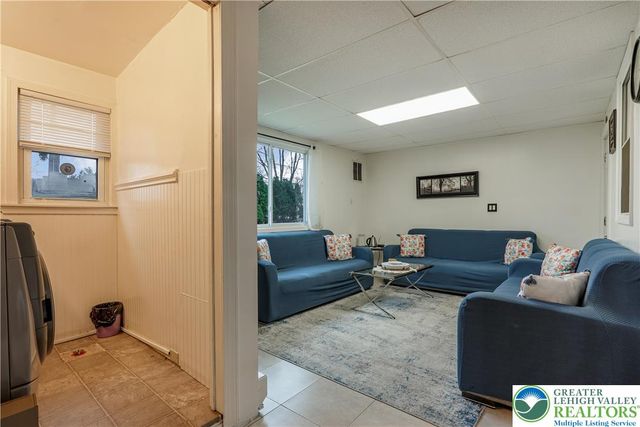 2912 Diamond Avenue, Allentown City, PA 18103