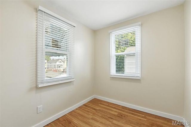 5325 Gilson, St Louis, MO 63116