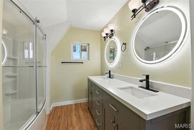 5325 Gilson, St Louis, MO 63116