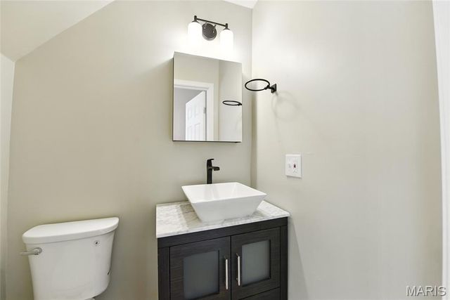 5325 Gilson, St Louis, MO 63116
