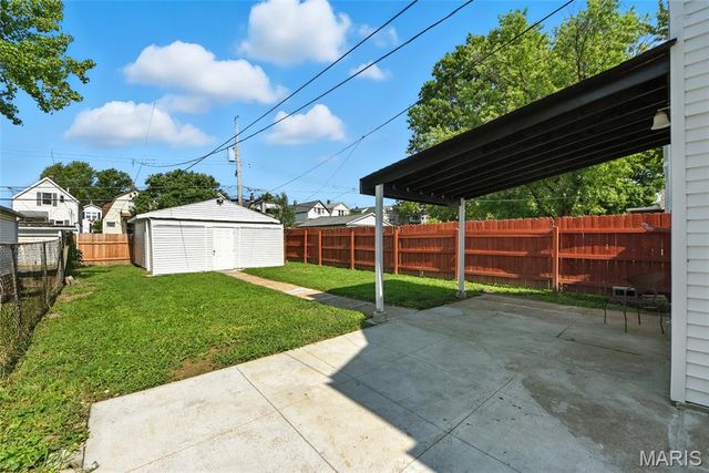 5325 Gilson, St Louis, MO 63116