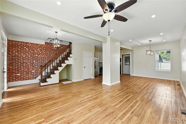 5325 Gilson, St Louis, MO 63116