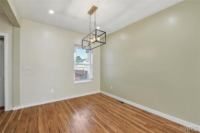 5325 Gilson, St Louis, MO 63116