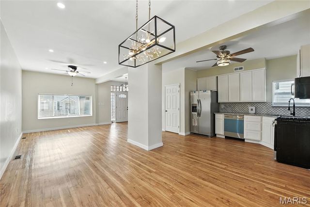 5325 Gilson, St Louis, MO 63116