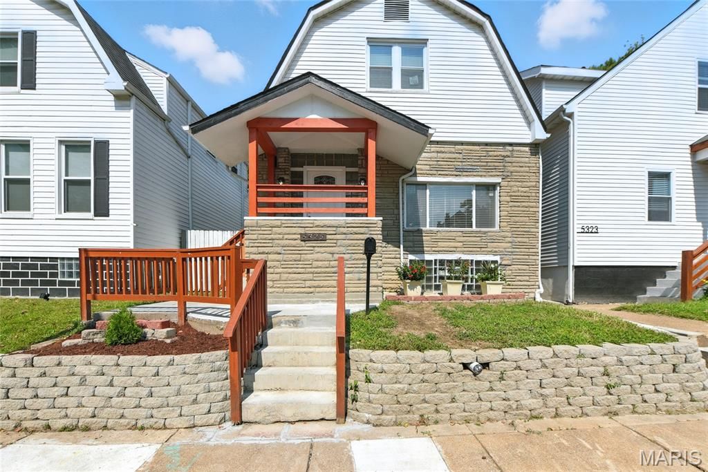 5325 Gilson, St Louis, MO 63116