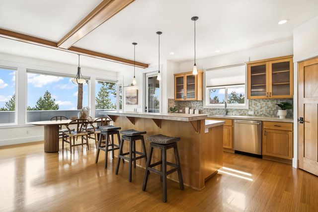 3160 NW Colonial Drive, Bend, OR 97703
